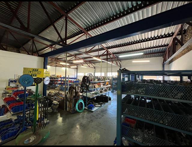 1,160M² WAREHOUSE FOR SALE IN PRIMROSE
